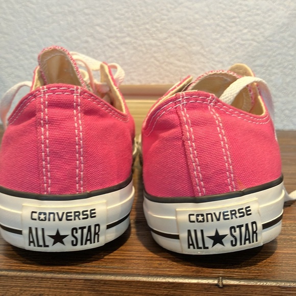 Women’s Low Top Converse - Picture 6 of 6